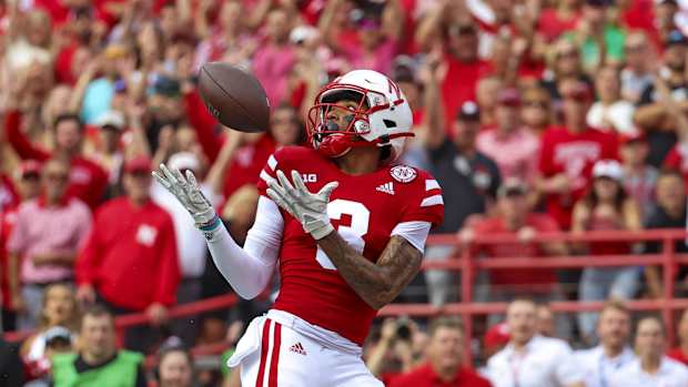 Dillon Gabriel TD run 2022 Nebraska vs Oklahoma football USATSI_19062394 cropped